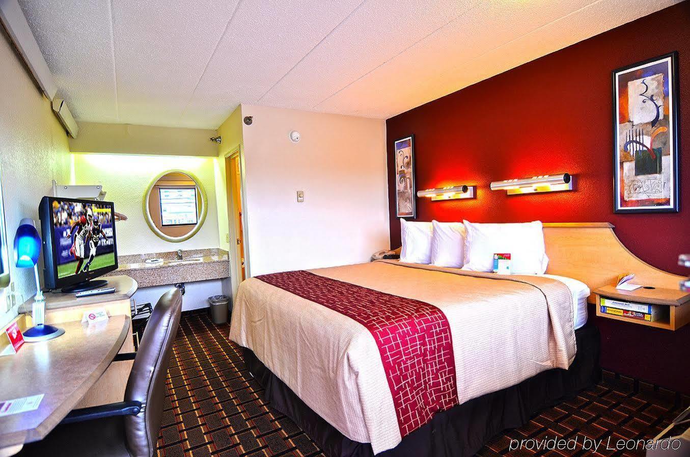 Red Roof Inn Cincinnati Northeast - Blue Ash Dış mekan fotoğraf